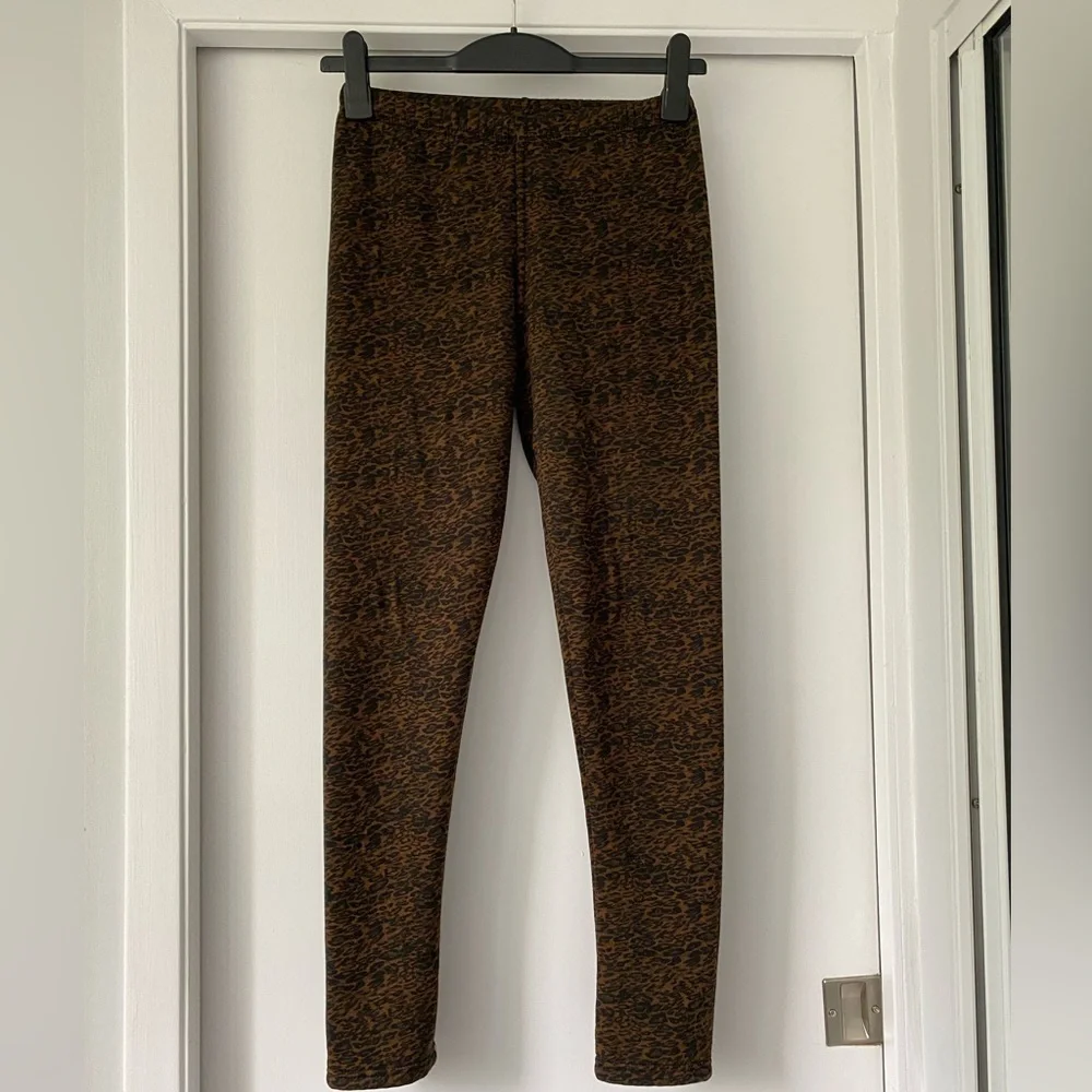 Leopard Leggings, Size M - Picture 6 of 9